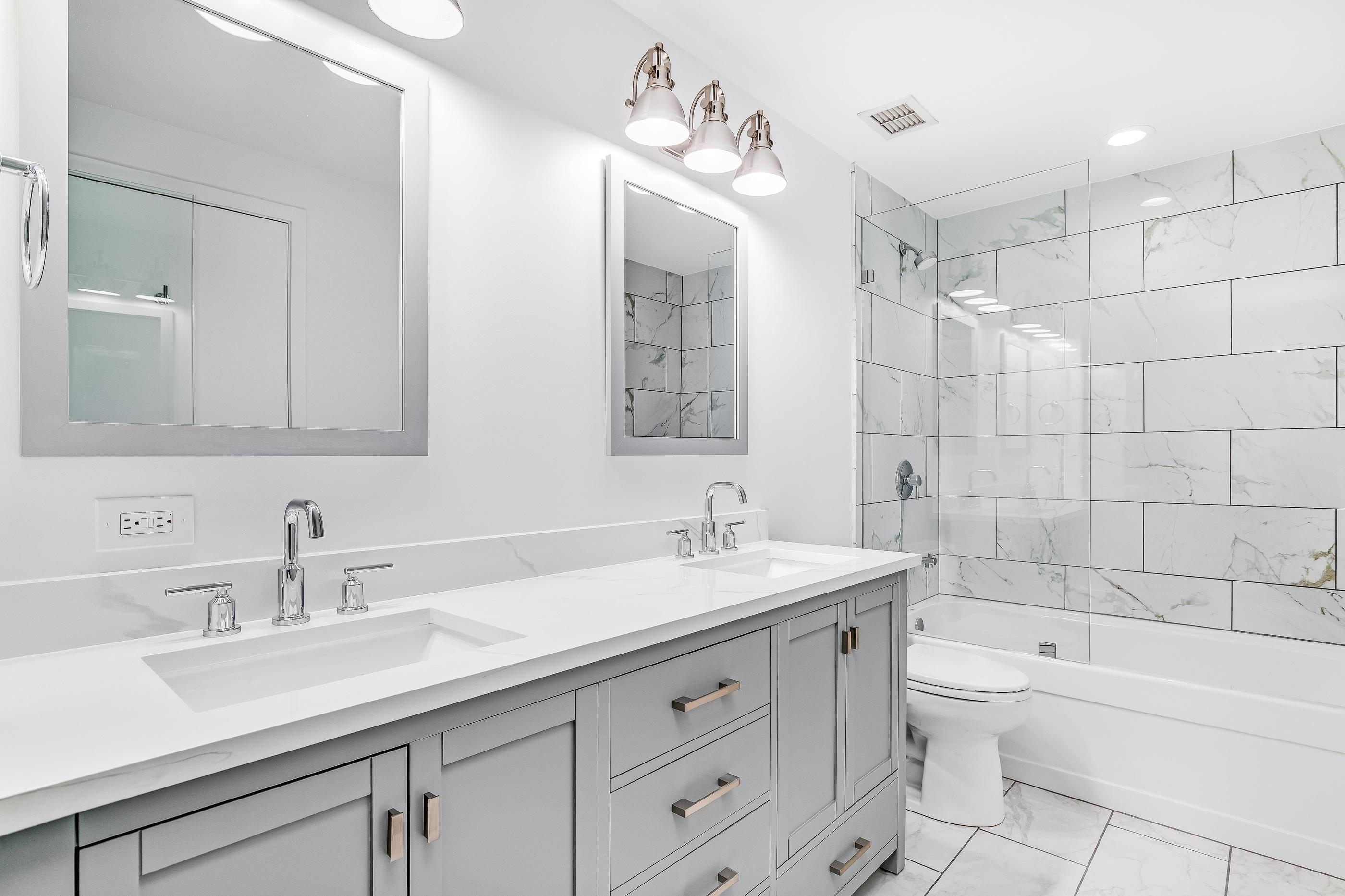 15 Signs It’s Time for a Bathroom Remodel