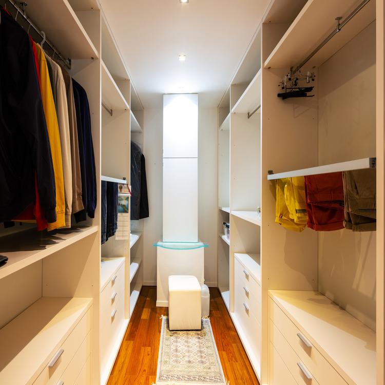 Gallery closet