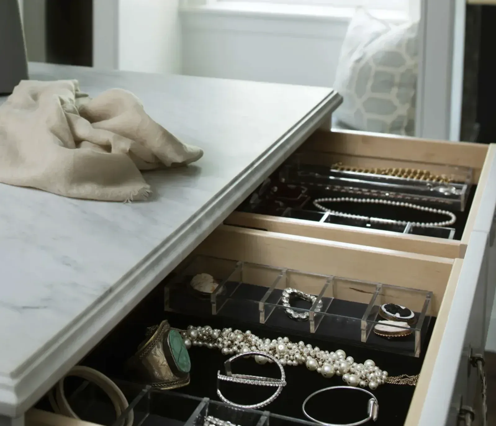 Custom Closet Remodel: The 8 Most Essential Accessories to Include