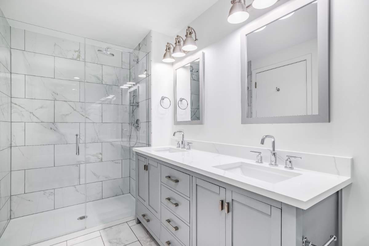 A monochromatic bathroom