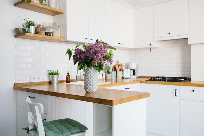 How to Optimize Storage in Small Kitchen Designs