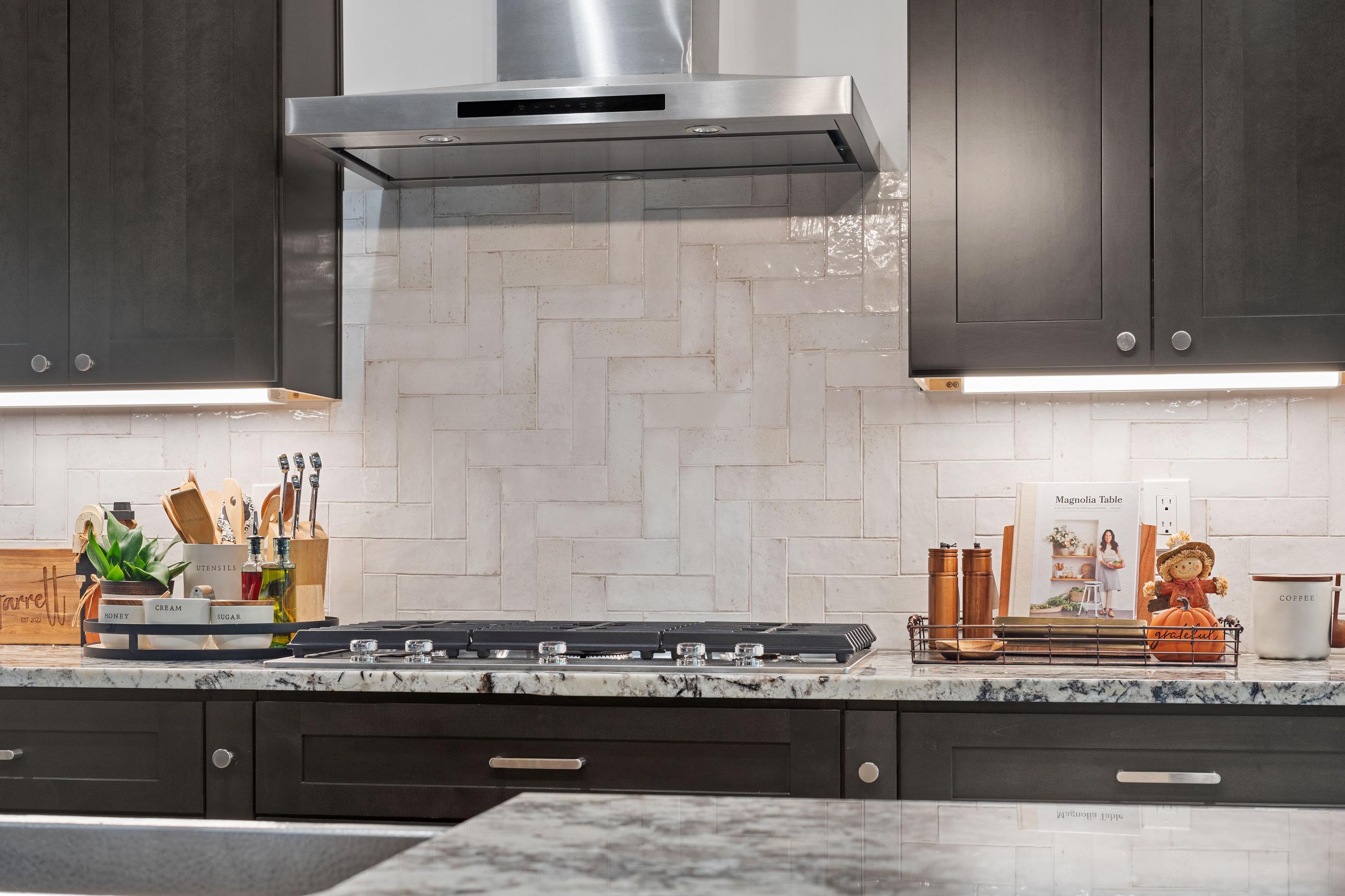 Grey patterned tile