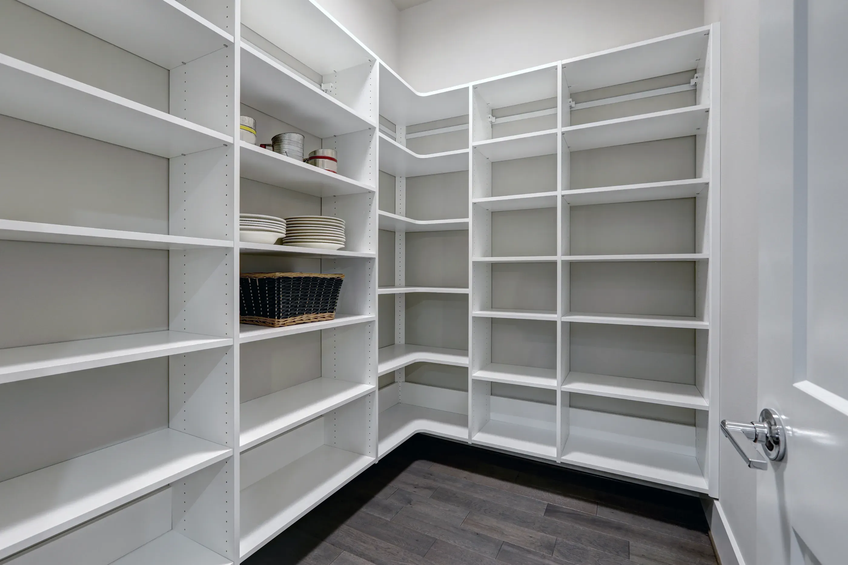Walk-In Kitchen Pantry Ideas That Make Everything Easy to Find