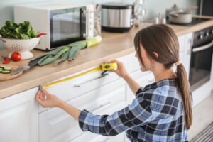 measuring small kitchen organization