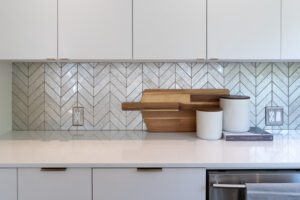 pearl tile kitchen backsplash